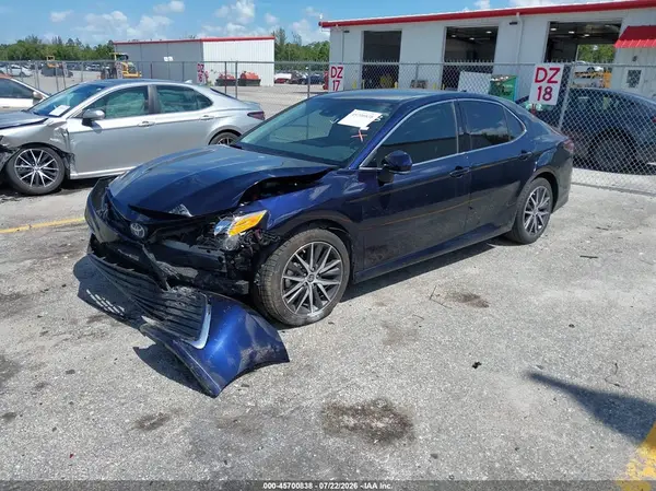 4T1F31AK1NU587523 2022 TOYOTA CAMRY - Image 2
