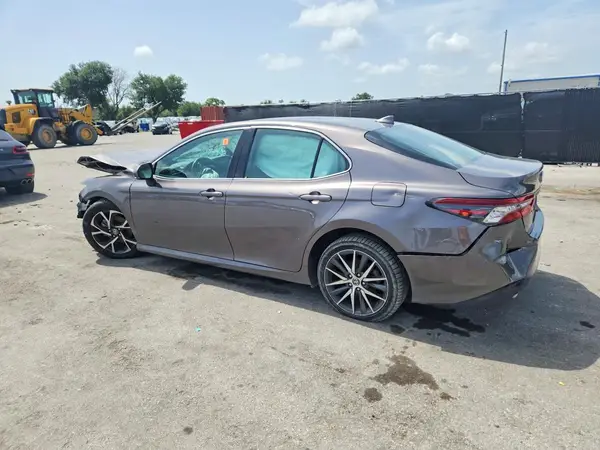 4T1F31AK1NU589675 2022 TOYOTA CAMRY - Image 2