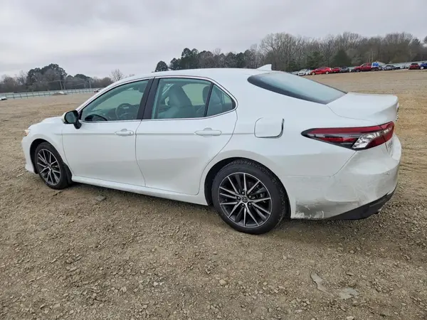 4T1F31AK1NU599123 2022 TOYOTA CAMRY - Image 2