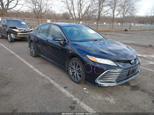 4T1F31AK1NU599879 2022 TOYOTA CAMRY - Image 1