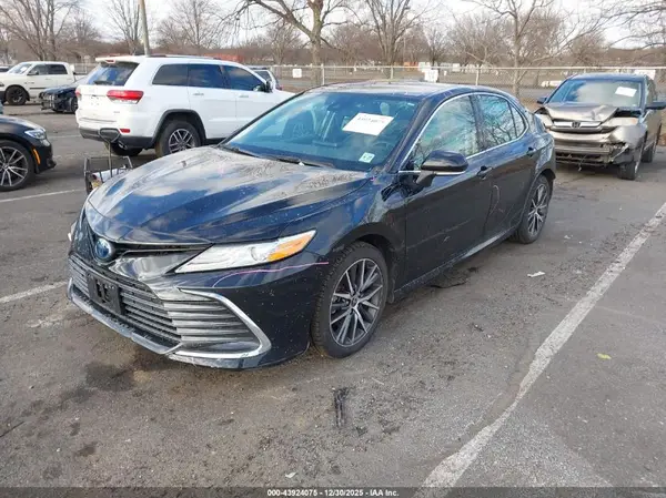 4T1F31AK1NU599879 2022 TOYOTA CAMRY - Image 2
