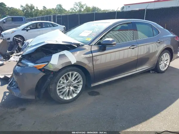 4T1F31AK2LU016720 2020 TOYOTA CAMRY - Image 2