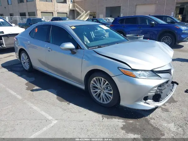 4T1F31AK2LU544144 2020 TOYOTA CAMRY - Image 1
