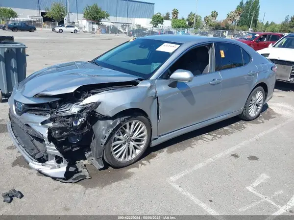 4T1F31AK2LU544144 2020 TOYOTA CAMRY - Image 2