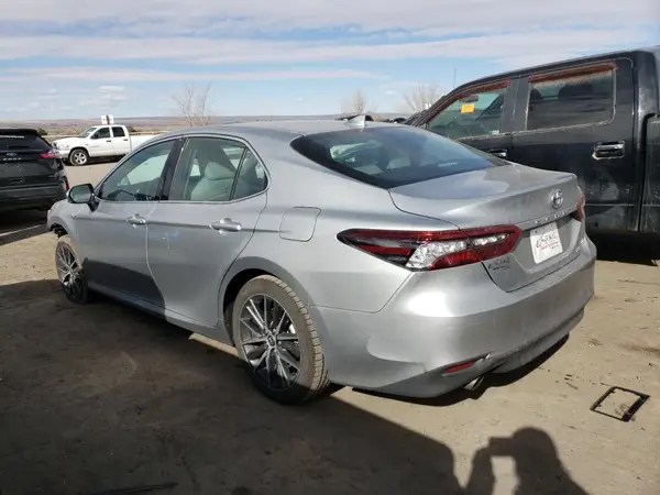 4T1F31AK2MU021238 2021 TOYOTA CAMRY - Image 2