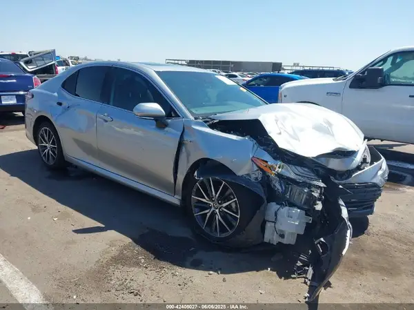 4T1F31AK2MU547062 2021 TOYOTA CAMRY - Image 1