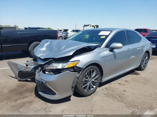 4T1F31AK2MU547062 2021 TOYOTA CAMRY - Image 2