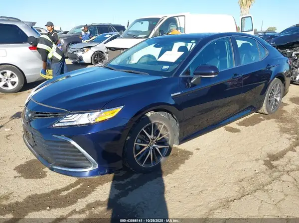 4T1F31AK2MU558188 2021 TOYOTA CAMRY - Image 2