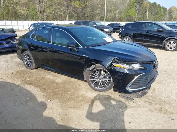 4T1F31AK2MU562810 2021 TOYOTA CAMRY - Image 1