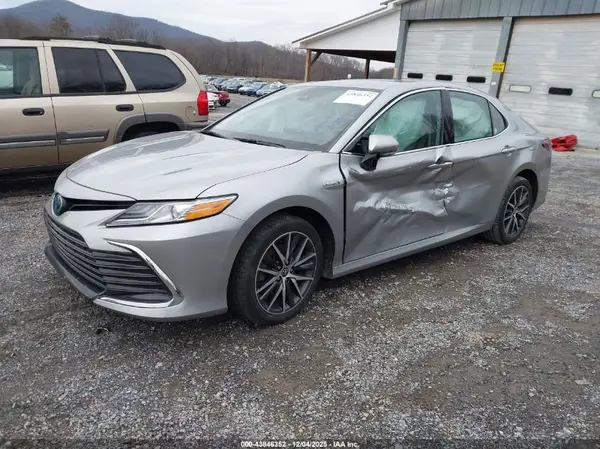 4T1F31AK2MU563388 2021 TOYOTA CAMRY - Image 2