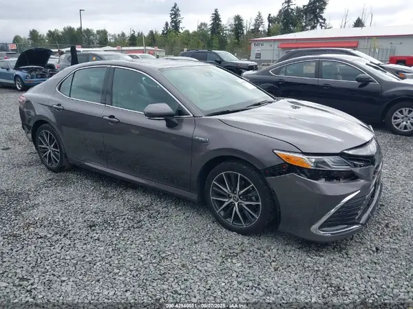 4T1F31AK2MU563648 2021 TOYOTA CAMRY - Image 1