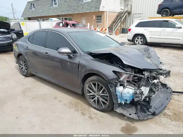 4T1F31AK2NU573291 2022 TOYOTA CAMRY - Image 1