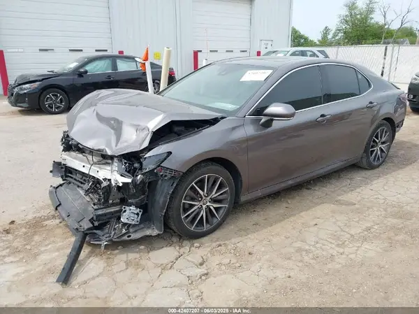 4T1F31AK2NU573291 2022 TOYOTA CAMRY - Image 2