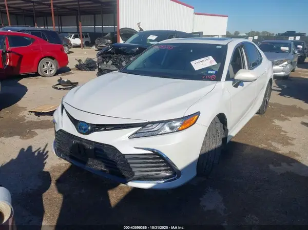 4T1F31AK2NU599163 2022 TOYOTA CAMRY - Image 2
