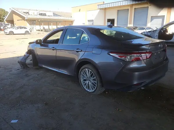 4T1F31AK3LU525814 2020 TOYOTA CAMRY - Image 2