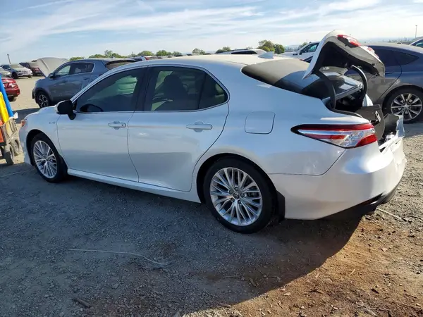 4T1F31AK3LU537512 2020 TOYOTA CAMRY - Image 2