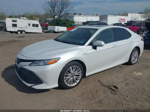 4T1F31AK3LU543584 2020 TOYOTA CAMRY - Image 2