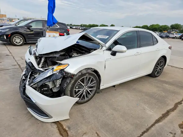 4T1F31AK3MU550598 2021 TOYOTA CAMRY - Image 1