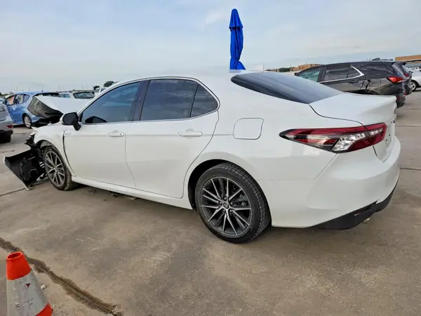 4T1F31AK3MU550598 2021 TOYOTA CAMRY - Image 2