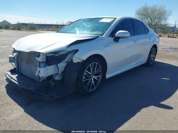 4T1F31AK3MU564128 2021 TOYOTA CAMRY - Image 2