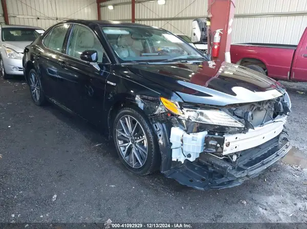 4T1F31AK3MU567319 2021 TOYOTA CAMRY - Image 1