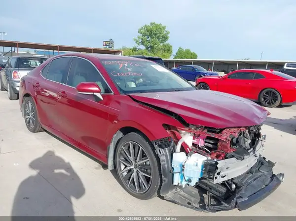 4T1F31AK3NU573039 2022 TOYOTA CAMRY - Image 1