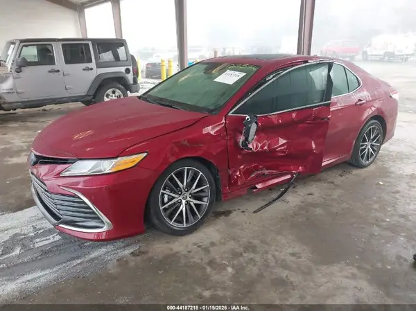 4T1F31AK3NU575700 2022 TOYOTA CAMRY - Image 2