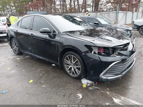 4T1F31AK3NU586292 2022 TOYOTA CAMRY - Image 1