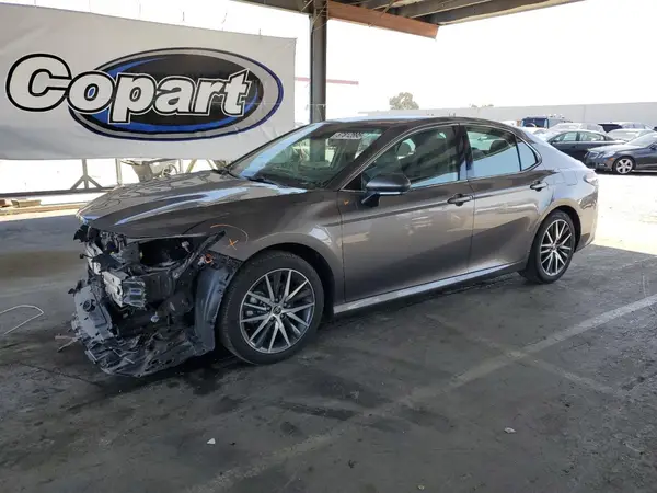 4T1F31AK3NU587118 2022 TOYOTA CAMRY - Image 1