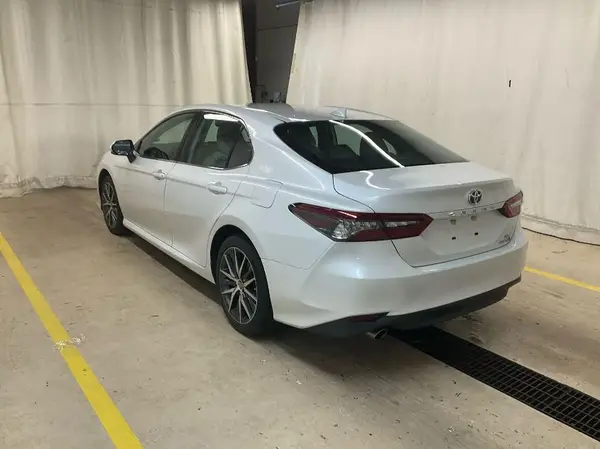 4T1F31AK3NU587202 2022 TOYOTA CAMRY - Image 2