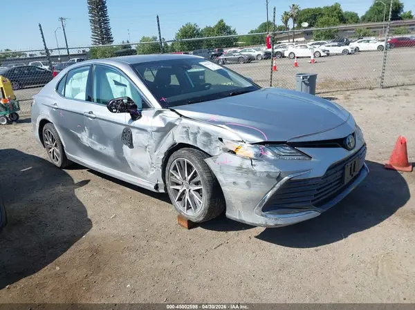 4T1F31AK3NU590407 2022 TOYOTA CAMRY - Image 1