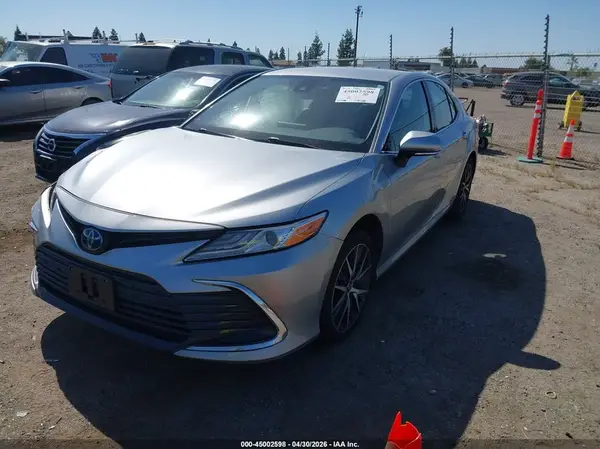 4T1F31AK3NU590407 2022 TOYOTA CAMRY - Image 2