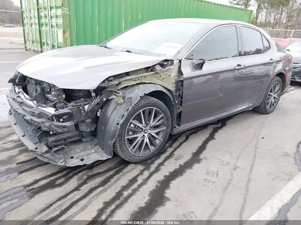 4T1F31AK3NU591394 2022 TOYOTA CAMRY - Image 2