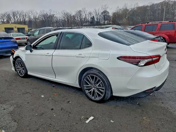 4T1F31AK3NU599530 2022 TOYOTA CAMRY - Image 2