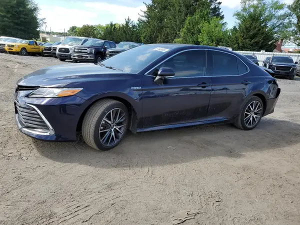 4T1F31AK4MU560685 2021 TOYOTA CAMRY - Image 1