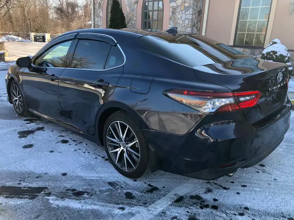 4T1F31AK4NU586060 2022 TOYOTA CAMRY - Image 2