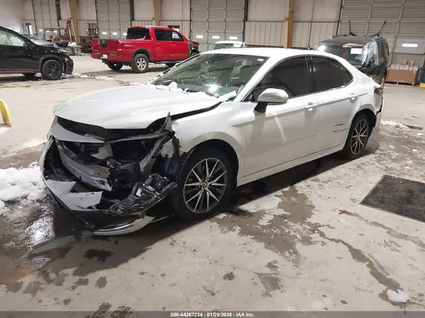 4T1F31AK4NU592568 2022 TOYOTA CAMRY - Image 2