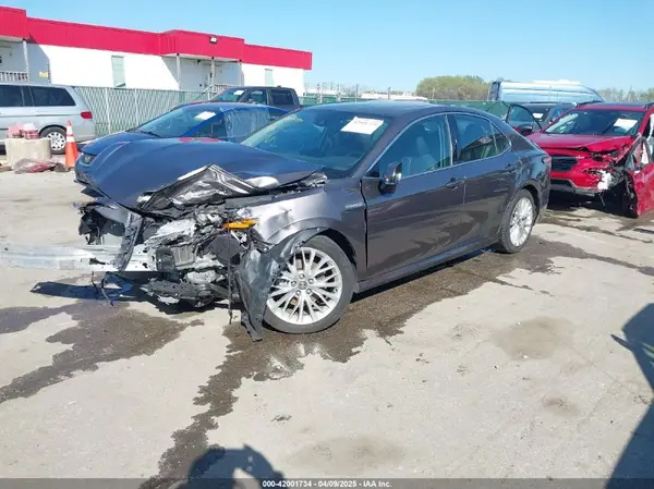 4T1F31AK5LU014735 2020 TOYOTA CAMRY - Image 2