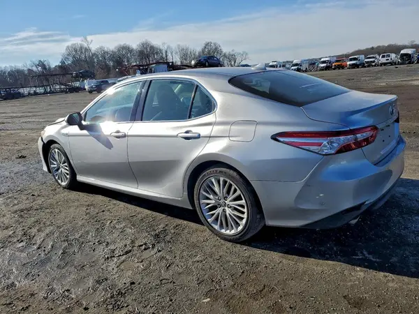 4T1F31AK5LU531811 2020 TOYOTA CAMRY - Image 2