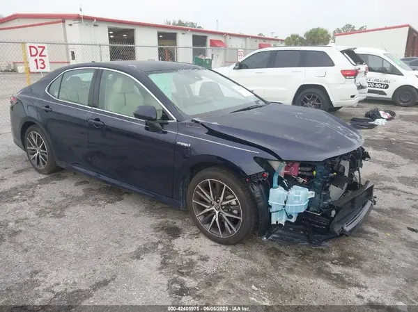 4T1F31AK5MU025719 2021 TOYOTA CAMRY - Image 1