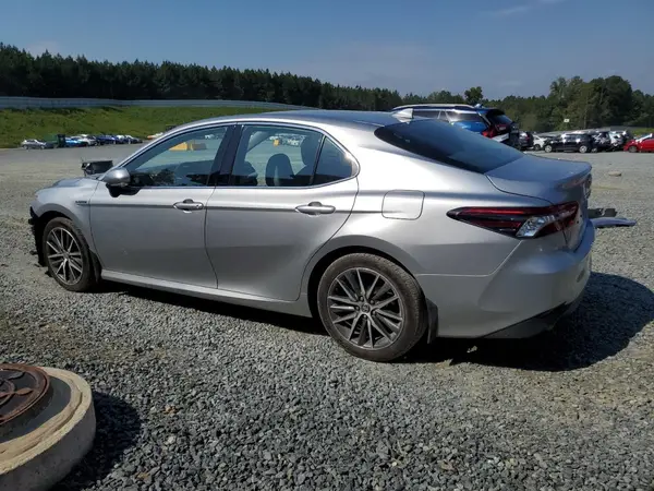 4T1F31AK5MU548576 2021 TOYOTA CAMRY - Image 2