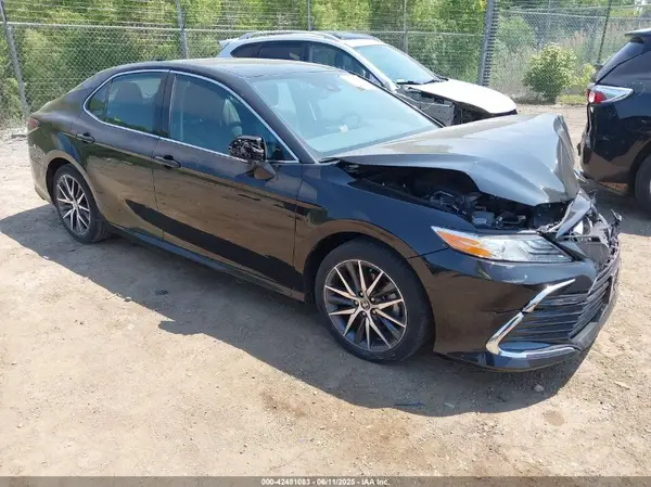 4T1F31AK5NU585743 2022 TOYOTA CAMRY - Image 1
