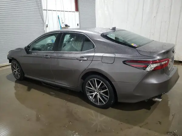 4T1F31AK5NU587489 2022 TOYOTA CAMRY - Image 2