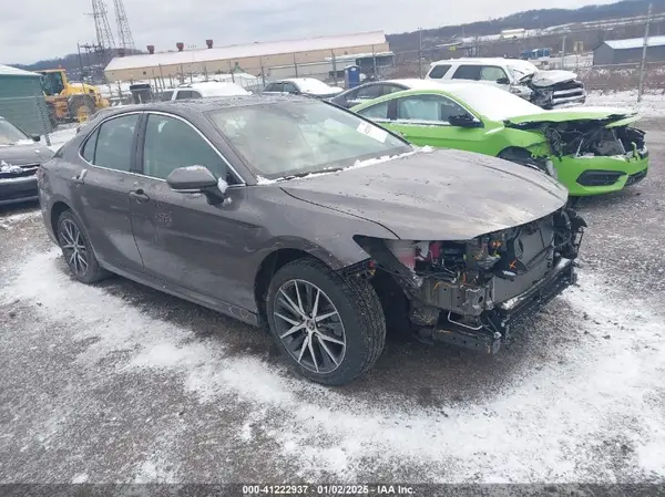 4T1F31AK5NU589792 2022 TOYOTA CAMRY - Image 1