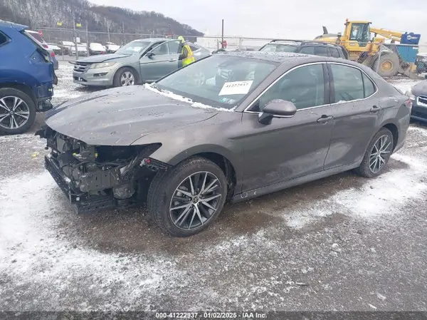 4T1F31AK5NU589792 2022 TOYOTA CAMRY - Image 2