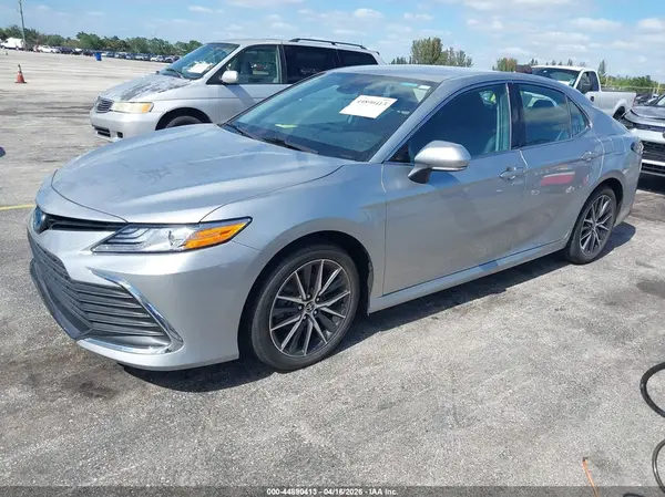 4T1F31AK5NU593342 2022 TOYOTA CAMRY - Image 2