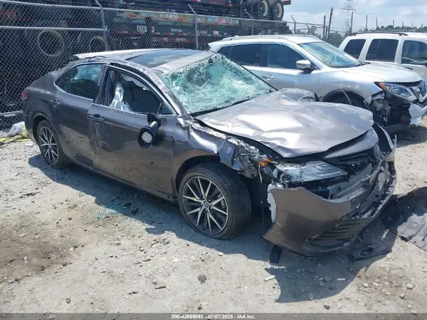 4T1F31AK5RU067220 2024 TOYOTA CAMRY - Image 1