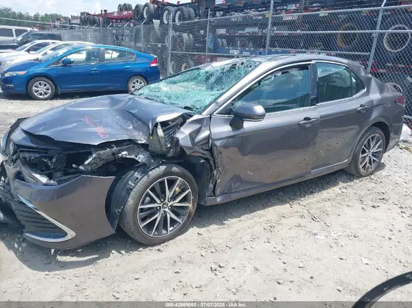 4T1F31AK5RU067220 2024 TOYOTA CAMRY - Image 2