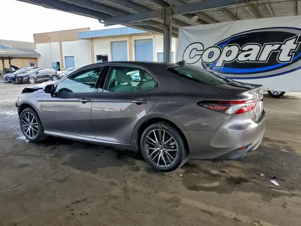4T1F31AK5RU623655 2024 TOYOTA CAMRY - Image 2
