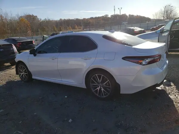 4T1F31AK5RU624997 2024 TOYOTA CAMRY - Image 2